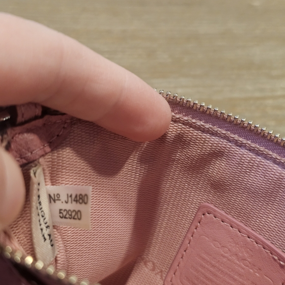 🚫Was A Give Away🚫Coach Pink Clutch with Heart Accents - Picture 10 of 10